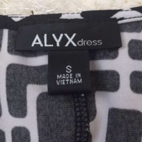 B & W Geometric Print Dress NWT - Picture 6 of 7